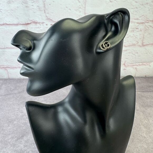 Gucci Gg Torchon Marmont Stud Earrings Aged Silver - Picture 7 of 8